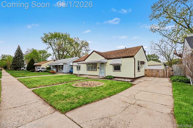 26731 Grandmont Street, Roseville, MI 48066