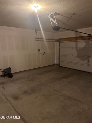 11269 Bullseye Street, El Paso, TX 79934