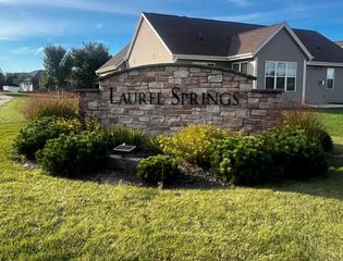 Lt140 LAUREL SPRINGS CIRCLE, Jackson, WI 53037
