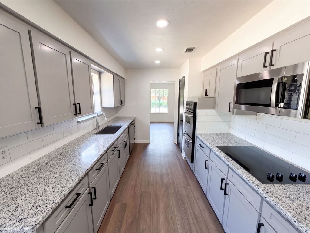 1329 Wellington Drive, Denton, TX 76209 — photo 2