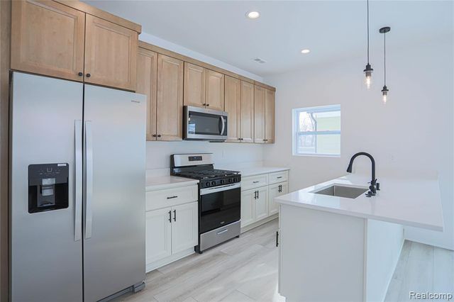 9 Queen Street, Mount Clemens, MI 48043