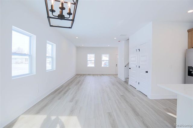 9 Queen Street, Mount Clemens, MI 48043