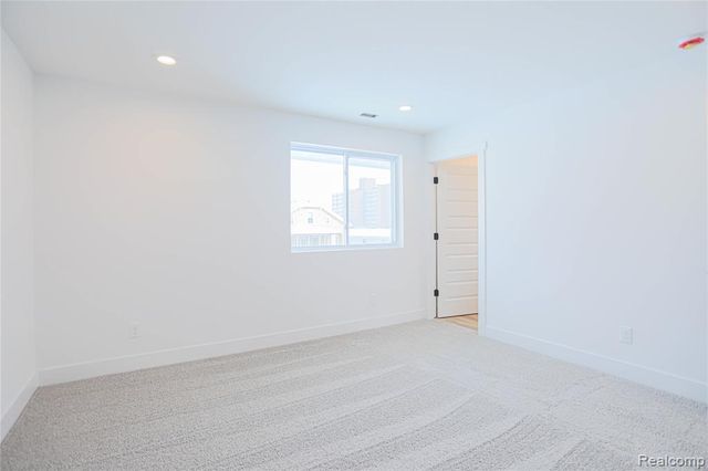 9 Queen Street, Mount Clemens, MI 48043