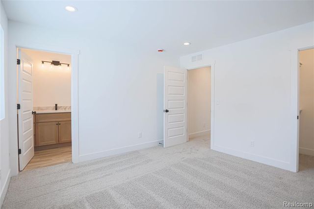 9 Queen Street, Mount Clemens, MI 48043