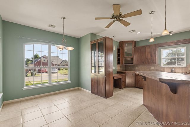 108 W 135th Street North, Skiatook, OK 74070