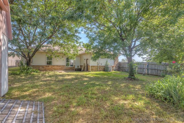 108 W 135th Street North, Skiatook, OK 74070