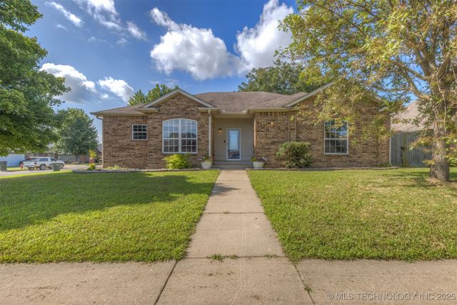 108 W 135th Street North, Skiatook, OK 74070