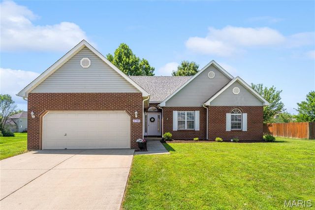 2740 Lake Lucerne Drive, Shiloh, IL 62221