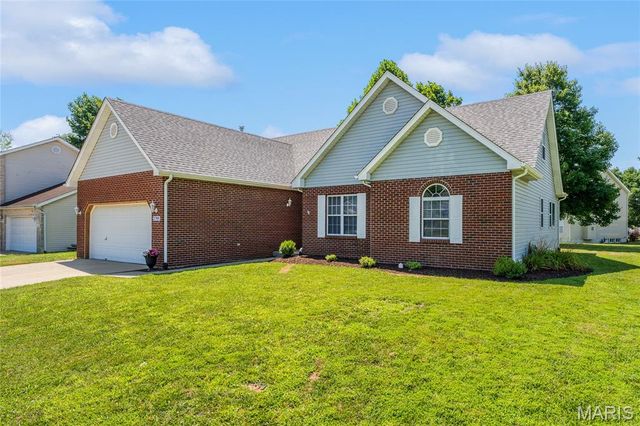 2740 Lake Lucerne Drive, Shiloh, IL 62221