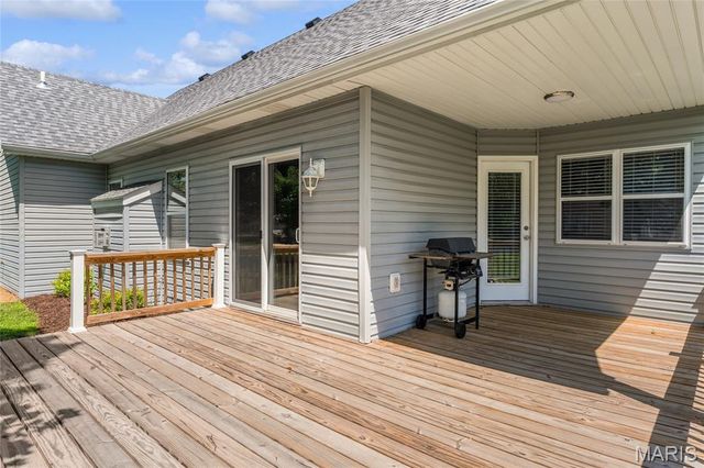 2740 Lake Lucerne Drive, Shiloh, IL 62221