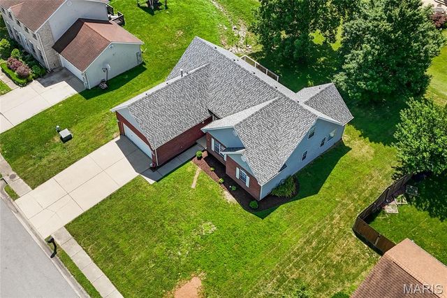 2740 Lake Lucerne Drive, Shiloh, IL 62221