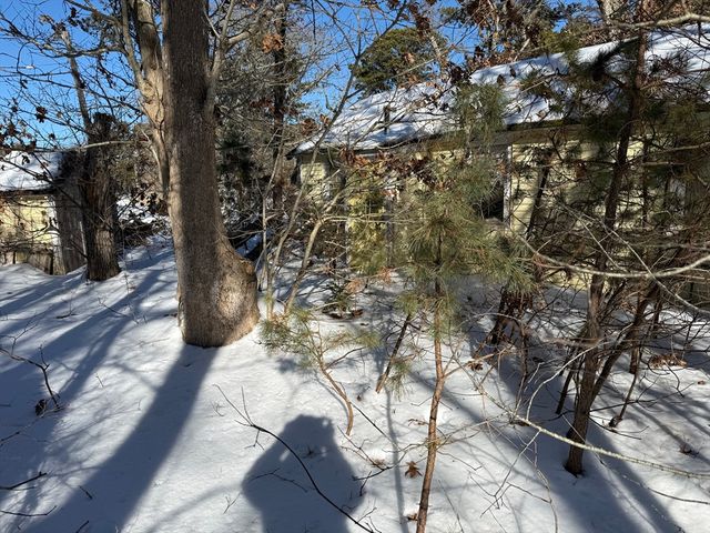 72 Pleasant Rd, Harwich, MA 02671