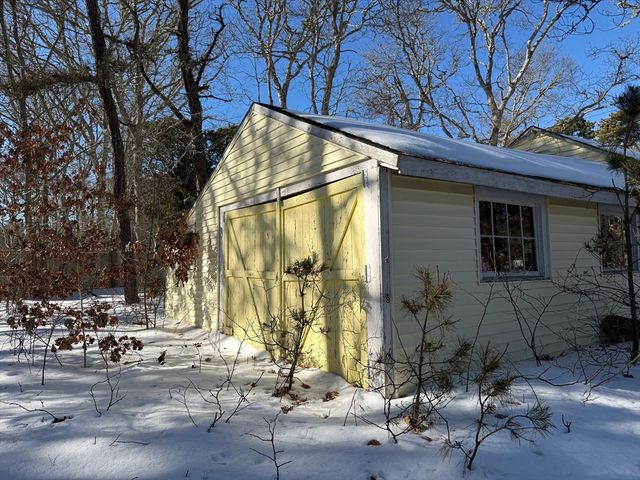 72 Pleasant Rd, Harwich, MA 02671
