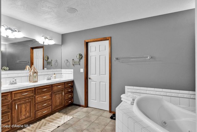 3753 E SKY HARBOR DR, Coeur D'alene, ID 83814