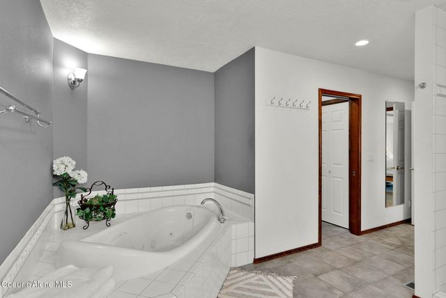 3753 E SKY HARBOR DR, Coeur D'alene, ID 83814