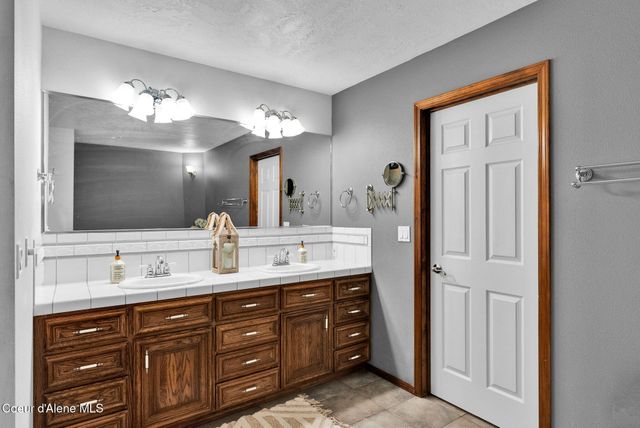 3753 E SKY HARBOR DR, Coeur D'alene, ID 83814