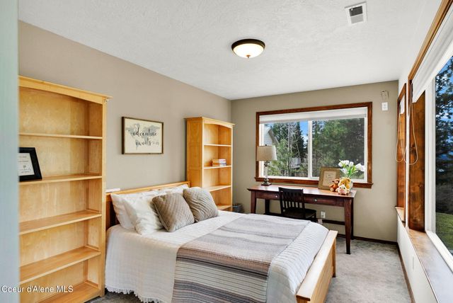 3753 E SKY HARBOR DR, Coeur D'alene, ID 83814