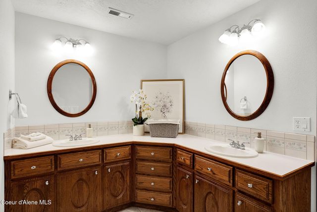 3753 E SKY HARBOR DR, Coeur D'alene, ID 83814