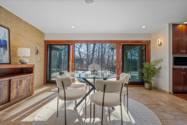 431 Maplewood Drive, Barrington, IL 60010