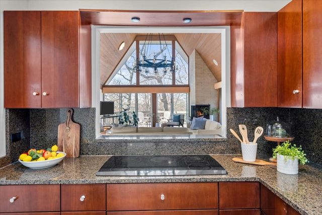 431 Maplewood Drive, Barrington, IL 60010