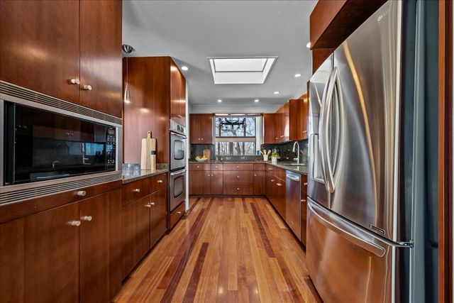 431 Maplewood Drive, Barrington, IL 60010