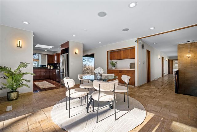 431 Maplewood Drive, Barrington, IL 60010