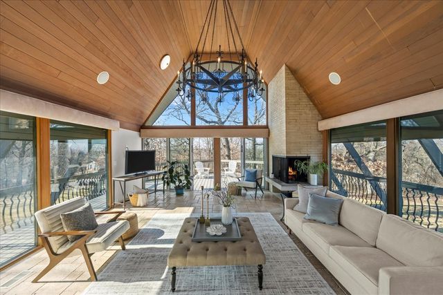 431 Maplewood Drive, Barrington, IL 60010