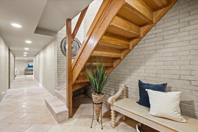 431 Maplewood Drive, Barrington, IL 60010