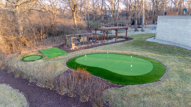 431 Maplewood Drive, Barrington, IL 60010