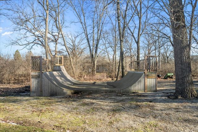 431 Maplewood Drive, Barrington, IL 60010