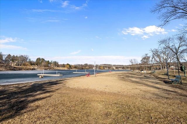 431 Maplewood Drive, Barrington, IL 60010