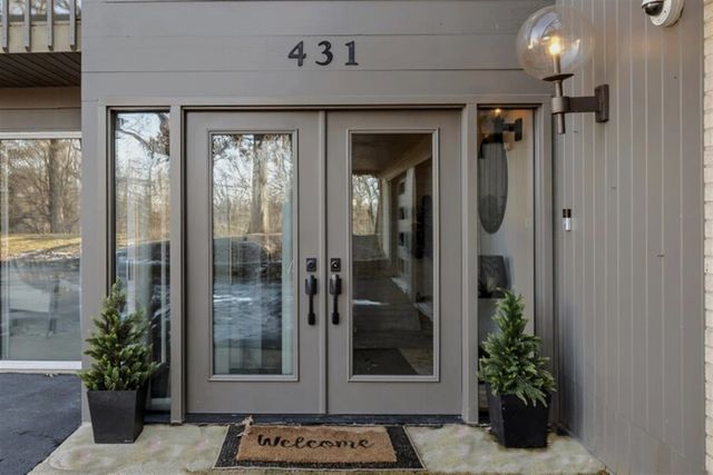 431 Maplewood Drive, Barrington, IL 60010