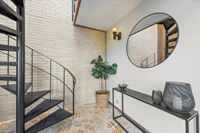 431 Maplewood Drive, Barrington, IL 60010