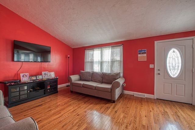 28 Provost St, Brockton, MA 02302