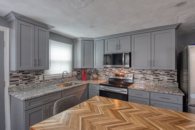 28 Provost St, Brockton, MA 02302