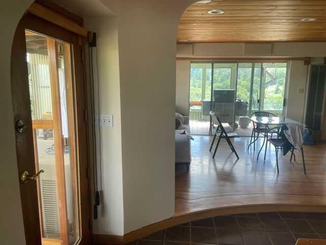 2722 Island Mountain Road, Garberville, CA 95542