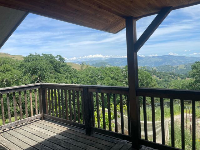 2722 Island Mountain Road, Garberville, CA 95542