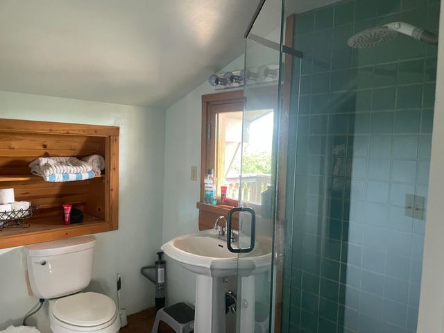 2722 Island Mountain Road, Garberville, CA 95542