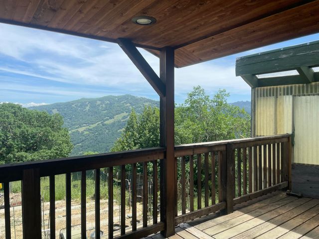 2722 Island Mountain Road, Garberville, CA 95542