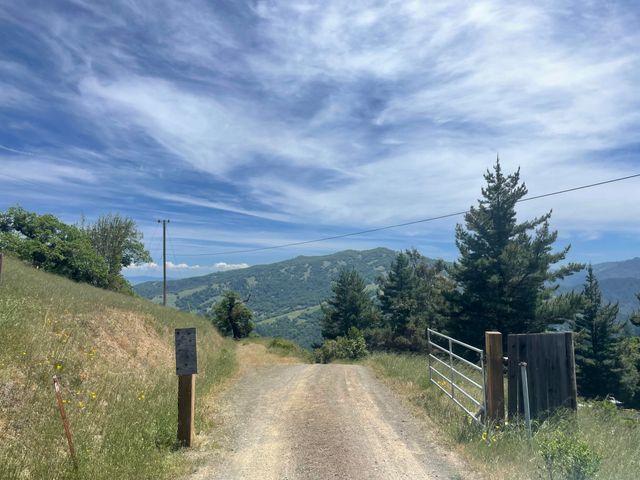 2722 Island Mountain Road, Garberville, CA 95542