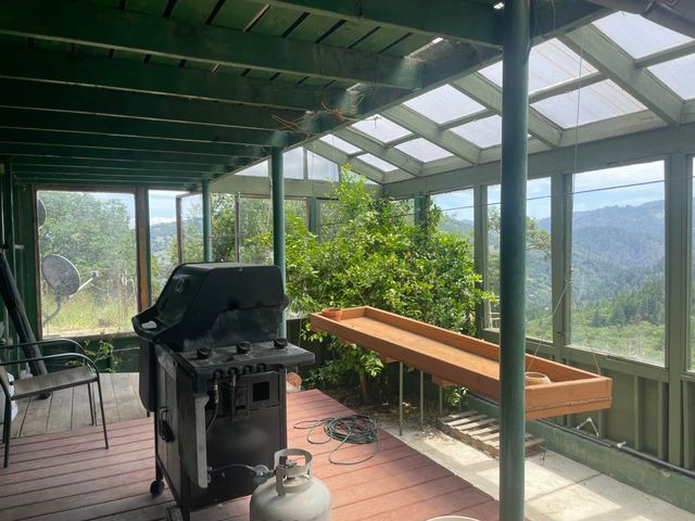 2722 Island Mountain Road, Garberville, CA 95542