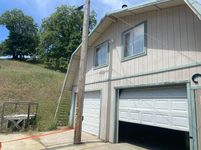 2722 Island Mountain Road, Garberville, CA 95542