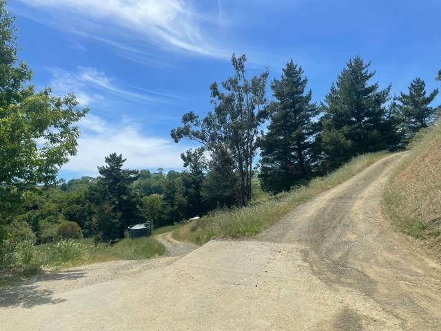 2722 Island Mountain Road, Garberville, CA 95542