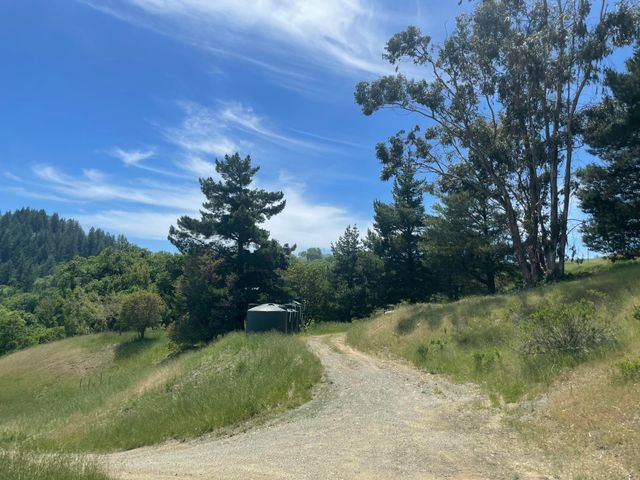 2722 Island Mountain Road, Garberville, CA 95542