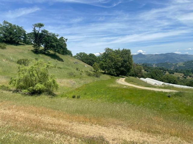 2722 Island Mountain Road, Garberville, CA 95542