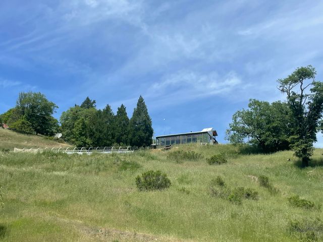 2722 Island Mountain Road, Garberville, CA 95542