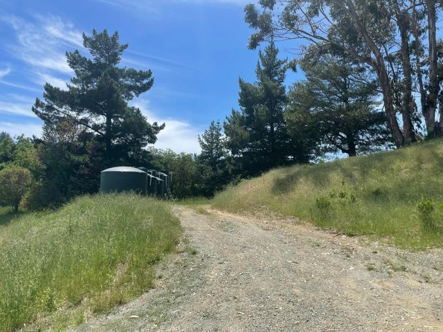 2722 Island Mountain Road, Garberville, CA 95542