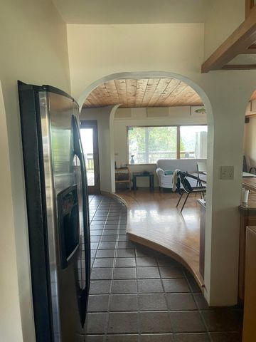 2722 Island Mountain Road, Garberville, CA 95542