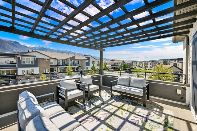 1163 W HENRY AVE, Farmington, UT 84025