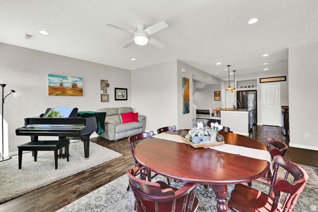 1163 W HENRY AVE, Farmington, UT 84025